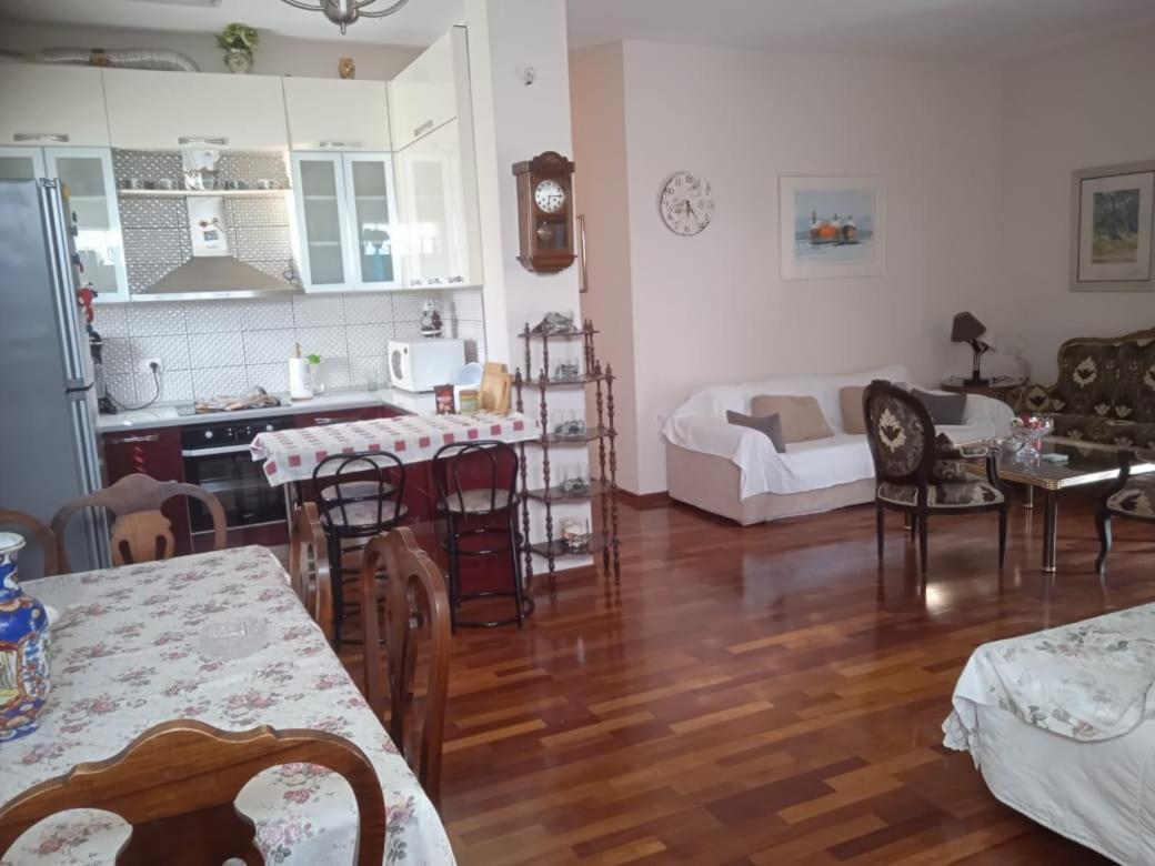 Vila N Dervishi Vlorë Buitenkant foto